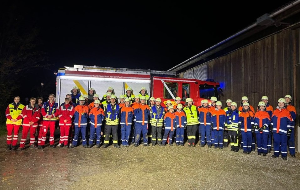 12h-Übung der Jugend von Wasserwacht und Feuerwehren